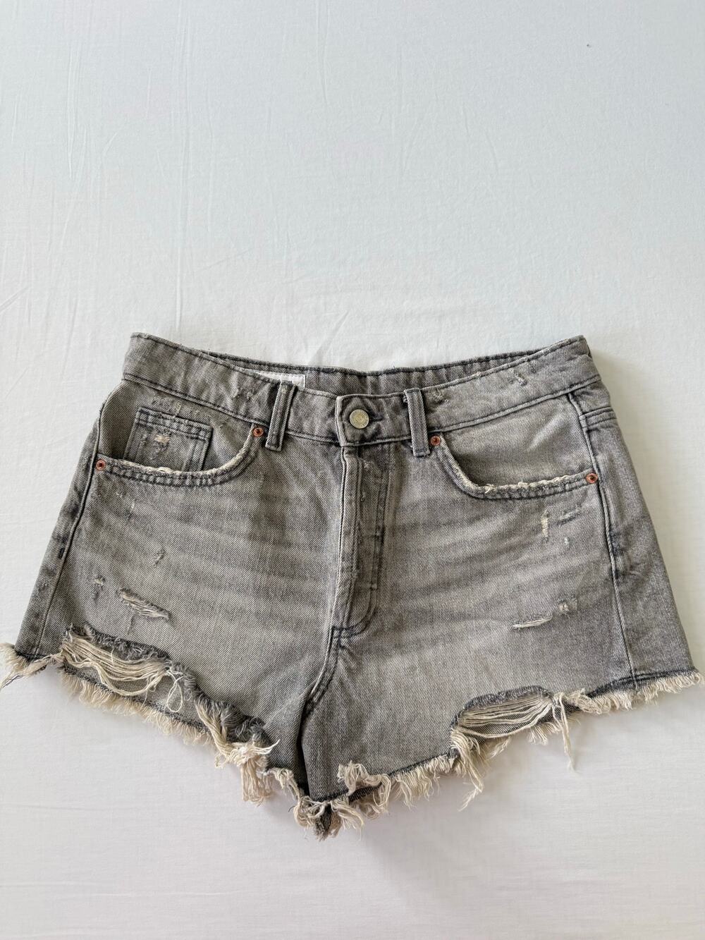 ZARA Women's High Waist Distressed Denim Cutoff Shorts Faded Gray Size 6
